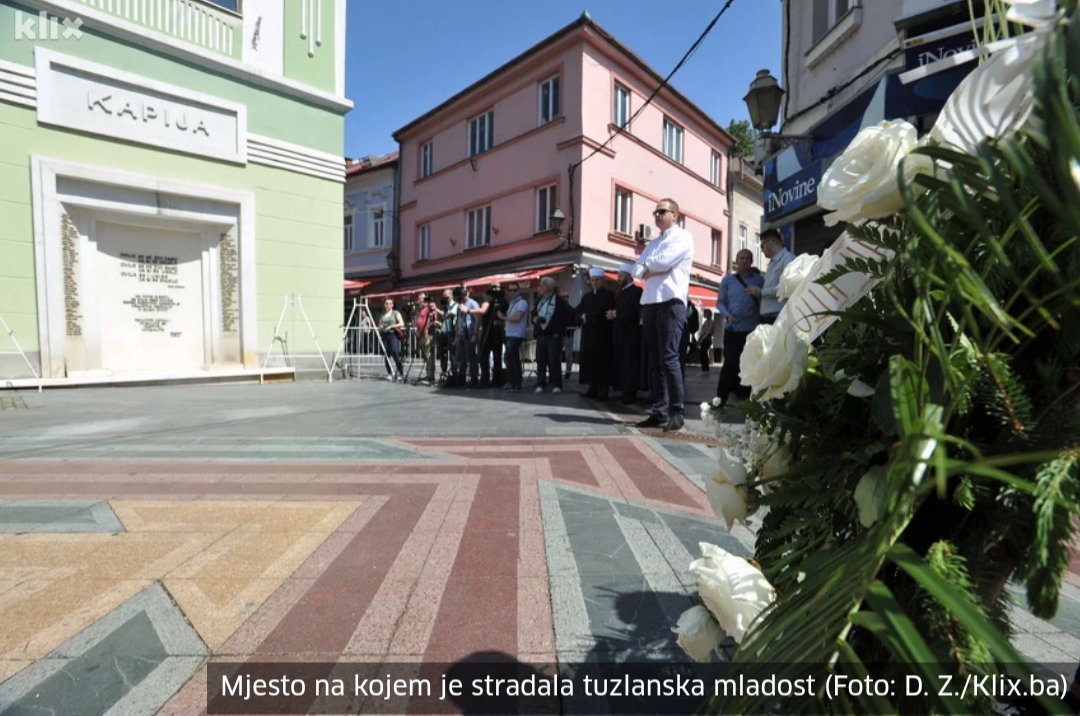 Dan kada Tuzla plače: Prije 25 godina agresorska granata ugasila je 71 mladi život