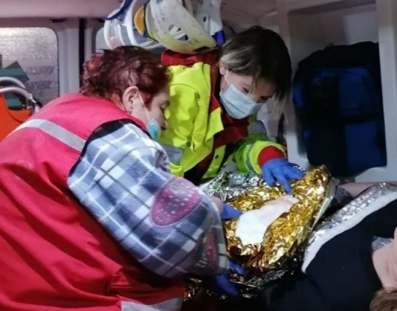 Sarajka dobila trudove u kafiću, porodila se na autoputu u vozilu Hitne pomoći