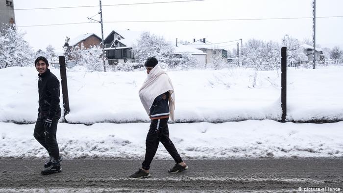 Stotine migranata na snijegu, bez krova nad glavom vape za boljim uslovima Stotine migranata na snijegu, bez krova nad glavom vape za boljim uslovima