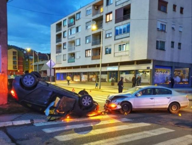 Teška saobraćajna nesreća u Doboju (FOTO)