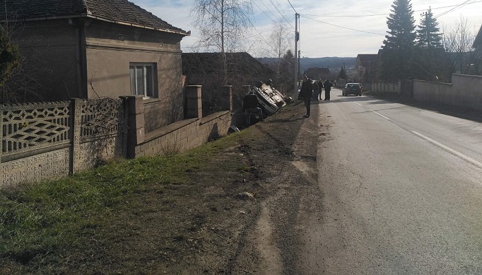 SVE U ROK SLUŽBE: Pijani i nadrogirani policajci isprevrtali se službenim automobilom?