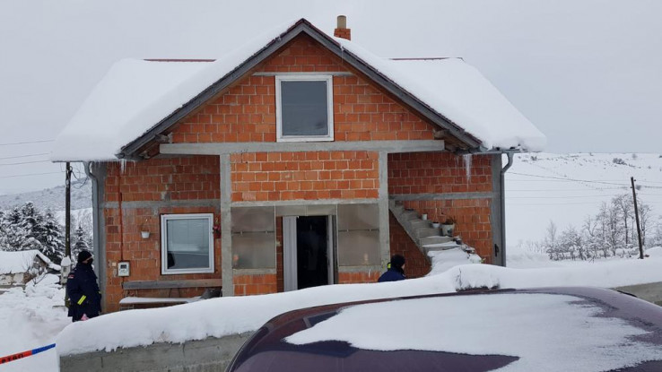 Enedin upao u kuću, počeo psovati pa hicima iz pištolja ubio Fehima, Šefku i Biseru