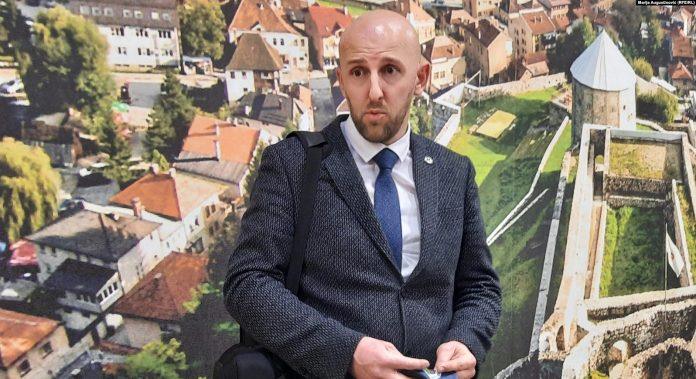 Direktor mjesečno prima 5.400 KM, a primio je i bonus u iznosu od 26.894 KM.