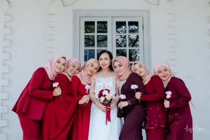 NA CRKVENOM VJENČANJU SVE DJEVERUŠE BILE MUSLIMANKE
