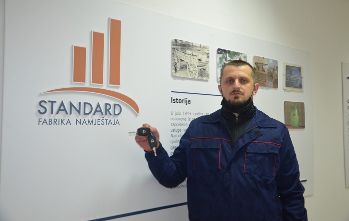 Bh. kompanija najboljeg radnika nagradila automobilom Bh. kompanija najboljeg radnika nagradila automobilom