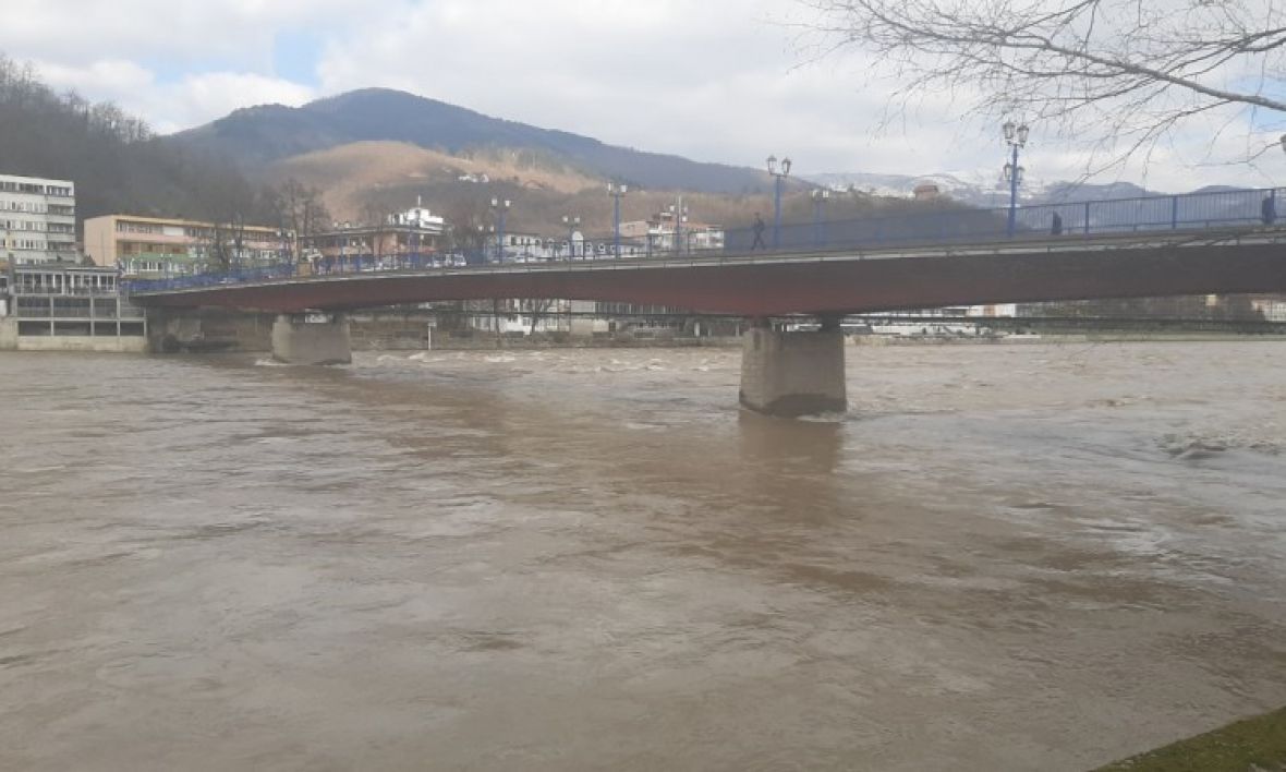 Drina se izlila iz korita u Goraždu: Evo kakva je danas situacija