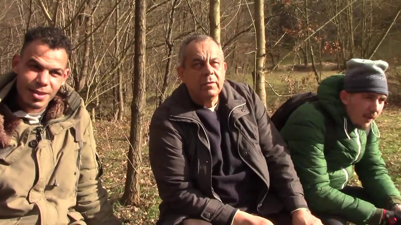 Izet iz Zavidovića u svoj dom primio trojicu migranata, zovu ga “babo” i ne žele u EU
