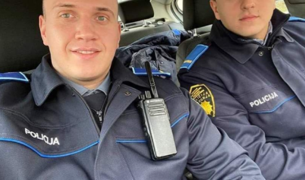 SJEĆATE LI SE MLADOG POLICAJCA KOJI JE UHAPSIO MUŽA OD TUŽITELJICE? OSLOBOĐEN JE SVIH OPTUŽBI!