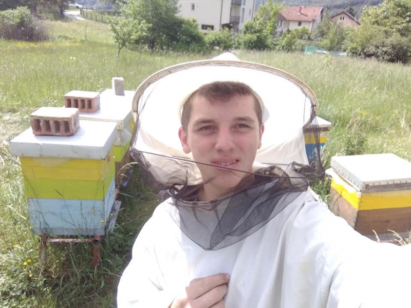 Srednjoškolac Jusuf Mašić nakon nastave zarađuje za džeparac: Želim da imam svoju farmu