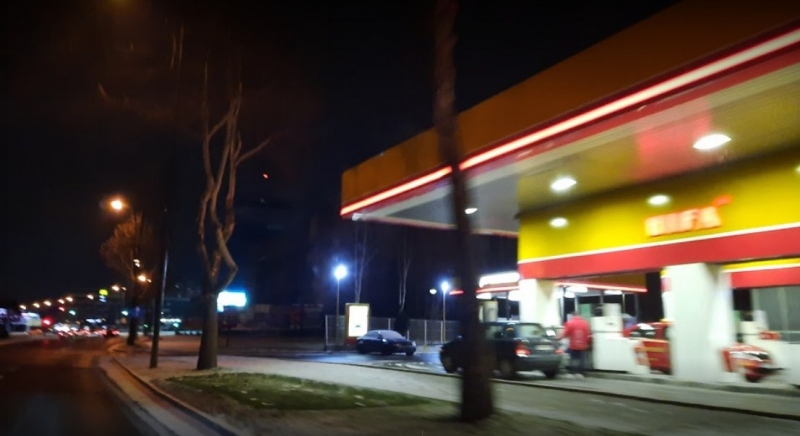 Opljačkana "Hifa Petrol" u ulici Džemala Bijedića na Stupu