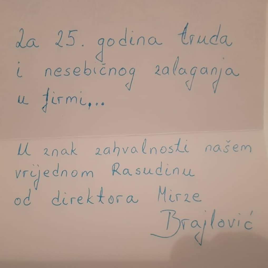 Radniku poklonio automobil VW za 25. godina truda i nesebičnog zalaganja u firmi Radniku poklonio automobil VW za 25. godina truda i nesebičnog zalaganja u firmi