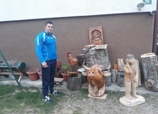 MIRZET OD DRVETA IZRAĐUJE UMJETNIČKA DJELA: POGLEDAJTE FIGURE KOJE SU ODUŠEVILE REGION MIRZET OD DRVETA IZRAĐUJE UMJETNIČKA DJELA: POGLEDAJTE FIGURE KOJE SU ODUŠEVILE REGION