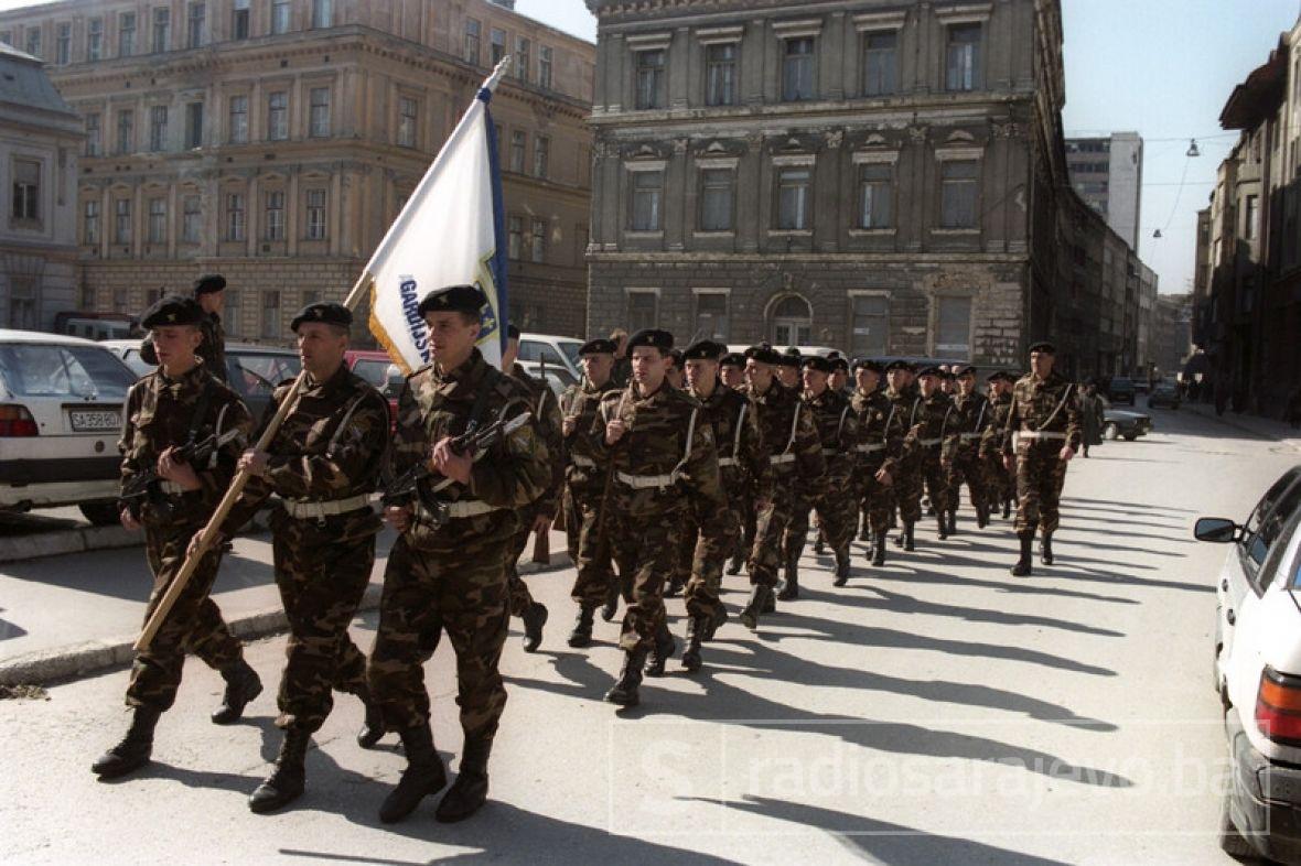 29. godina od osnivanja Armije RBiH: Krenuli su u patikama i sa velikim srcem