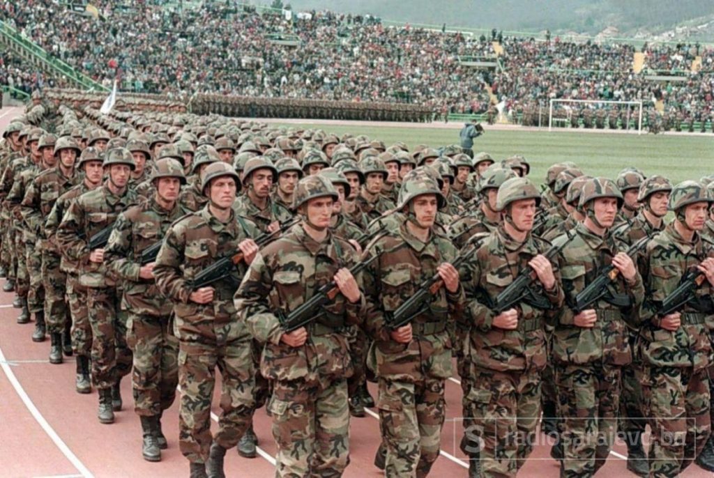 29. godina od osnivanja Armije RBiH: Krenuli su u patikama i sa velikim srcem 29. godina od osnivanja Armije RBiH: Krenuli su u patikama i sa velikim srcem