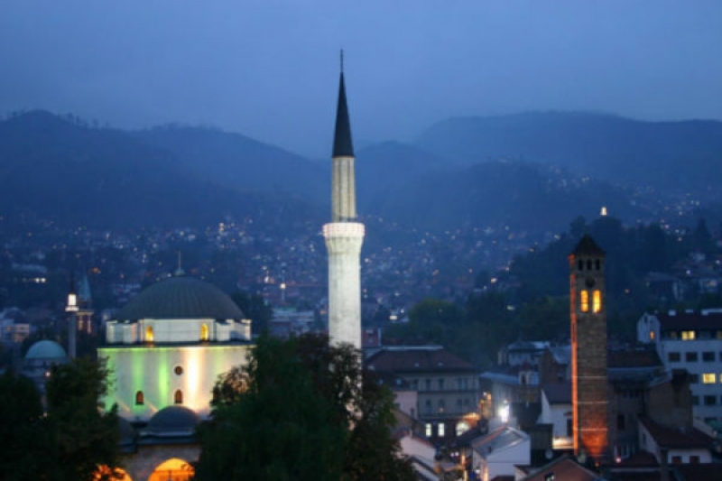 Džamije otvorene: U FBiH vjernici za sada neće moći klanjati teraviju i sabah, u RS-u mogu