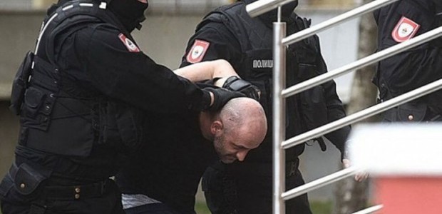 Pokušao ubiti policajaca, 12 godina robije