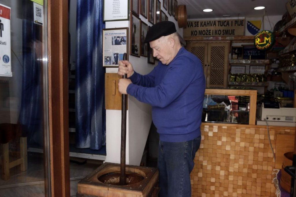 Tradicija tucane kafe duga 150 godina: Mušinoj kafi ne može se odoljeti... Tradicija tucane kafe duga 150 godina: Mušinoj kafi ne može se odoljeti...