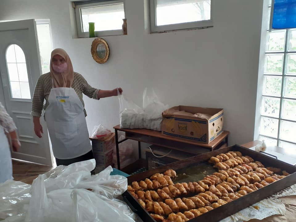 Aktivnost članica Udruženja ''Cicmanka'' Novi Šeher: Iftari do kućnog praga postača Aktivnost članica Udruženja ''Cicmanka'' Novi Šeher: Iftari do kućnog praga postača