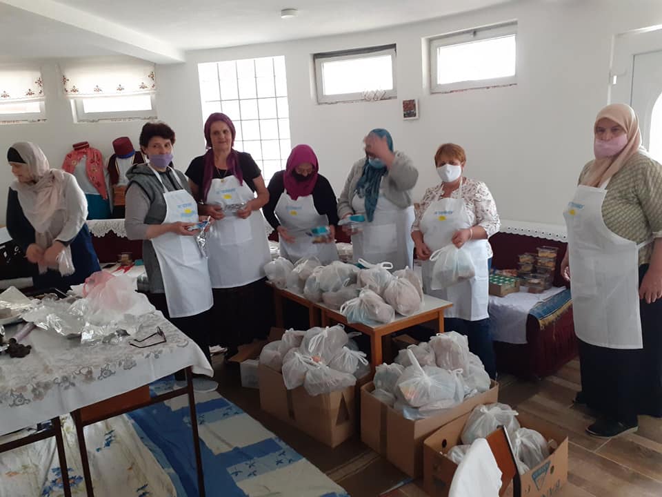 Aktivnost članica Udruženja ''Cicmanka'' Novi Šeher: Iftari do kućnog praga postača Aktivnost članica Udruženja ''Cicmanka'' Novi Šeher: Iftari do kućnog praga postača