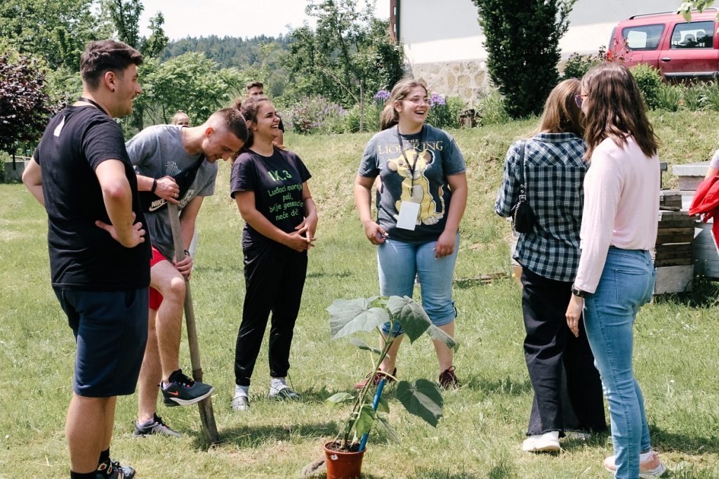 Organizovan kamp za mlade ''Nešto među nama'': Kamp na Brezicima okupio mlade iz Doboja, Žepča i Maglaja Organizovan kamp za mlade ''Nešto među nama'': Kamp na Brezicima okupio mlade iz Doboja, Žepča i Maglaja