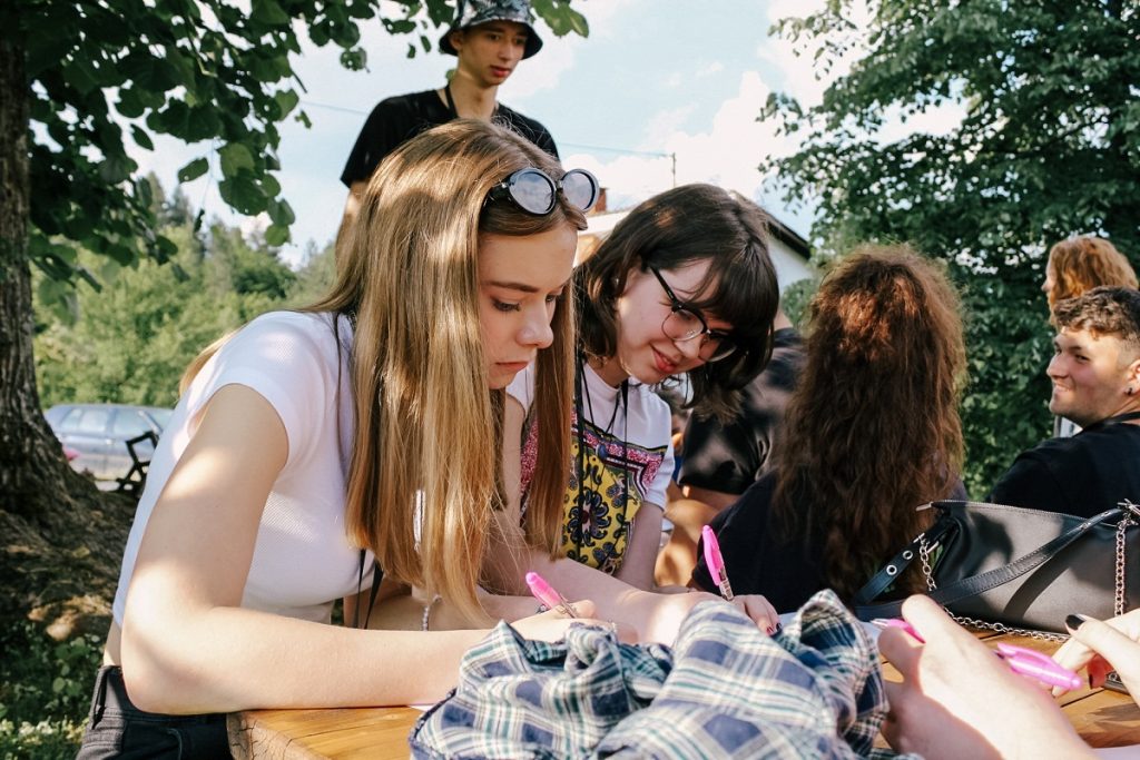 Organizovan kamp za mlade ''Nešto među nama'': Kamp na Brezicima okupio mlade iz Doboja, Žepča i Maglaja Organizovan kamp za mlade ''Nešto među nama'': Kamp na Brezicima okupio mlade iz Doboja, Žepča i Maglaja