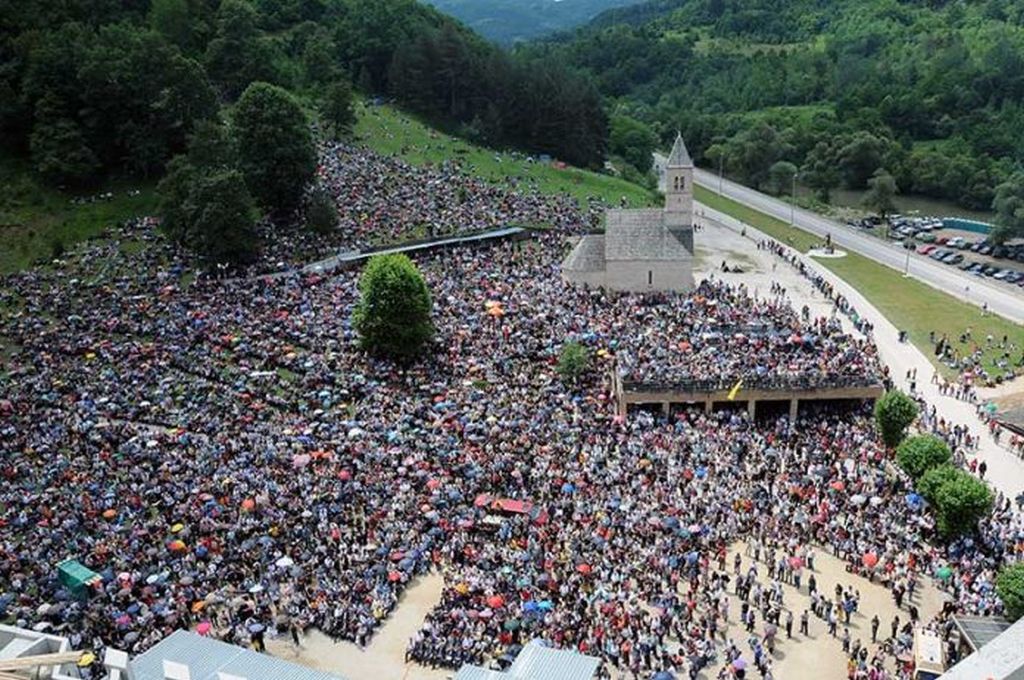 Vjernici iz cijelog svijeta u Podmilačju molili za ozdravljenje bolesnih Vjernici iz cijelog svijeta u Podmilačju molili za ozdravljenje bolesnih
