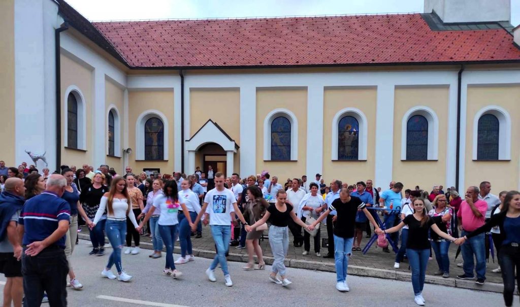 Organizovano 21 Še'ersko prelo: Zabava uz izvornu muziku