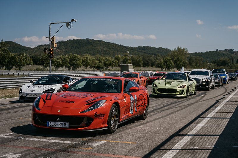 “Zvjerke” mamile uzdahe po Sarajevu. OneLife Rally izazvao oduševljenost građana