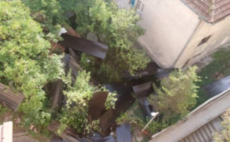 Nevrijeme u BiH: Uništena škola, stabla padala na objekte, otpadala fasada sa zgrada
