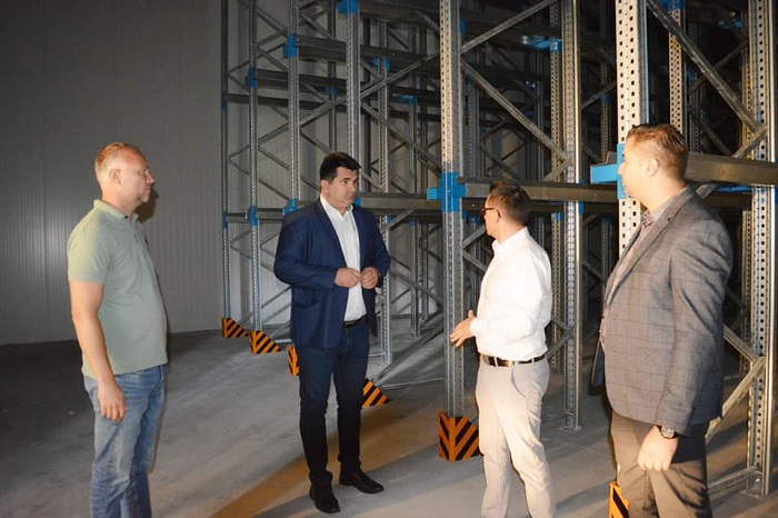 Zaradio u Austriji, gradi u BiH: U hladnjaču i plantažu uložiće 10 miliona eura Zaradio u Austriji, gradi u BiH: U hladnjaču i plantažu uložiće 10 miliona eura