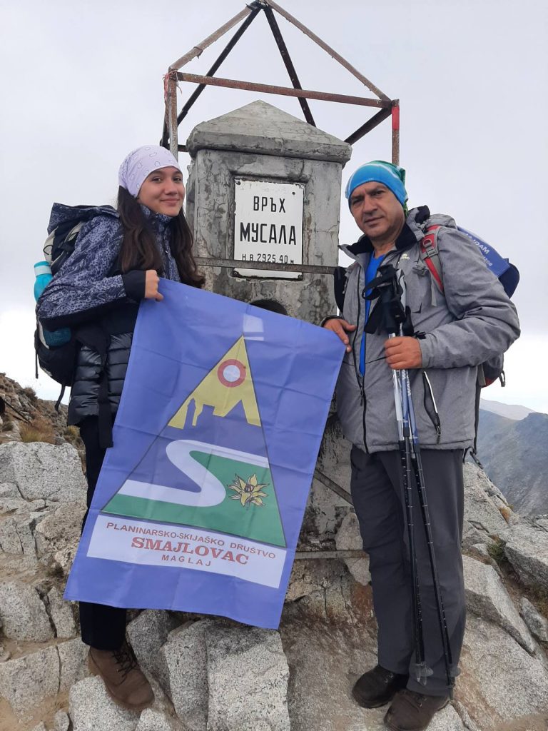 Uspjeh mlade planinarke iz Maglaja: Sara Hadžišehić osvojila najviši vrh Balkana