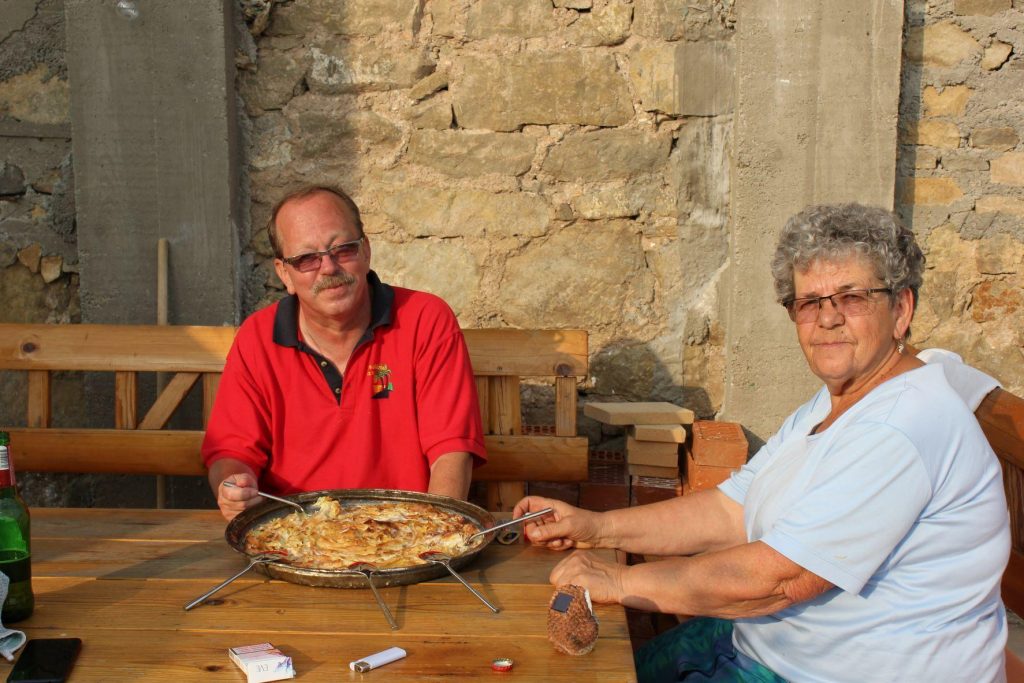 Schröderi iz bogate Bavarske otišli da žive u BiH Schröderi iz bogate Bavarske otišli da žive u BiH