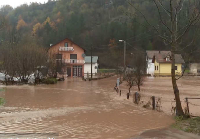 Alarmantna situacija u Kijevu: Mještani od utapanja spasili petogodiše dijete