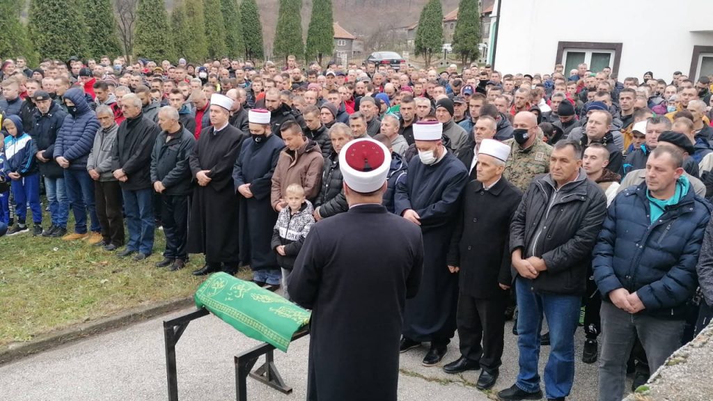 Na vječni počinak ispraćena djevojčica Džena Gadžun Na vječni počinak ispraćena djevojčica Džena Gadžun