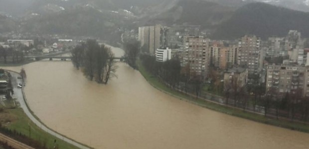 U većem dijelu BiH kiša ponovo pada, građani strahuju od novih poplava