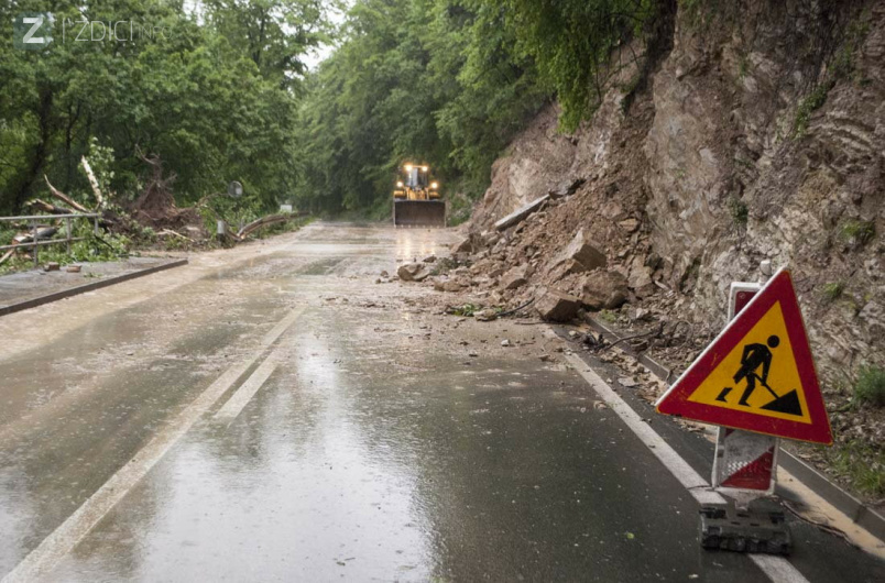 Na cestama širom BiH mogući odroni, zbog kiše i magle vozačima se savjetuje pojačan oprez