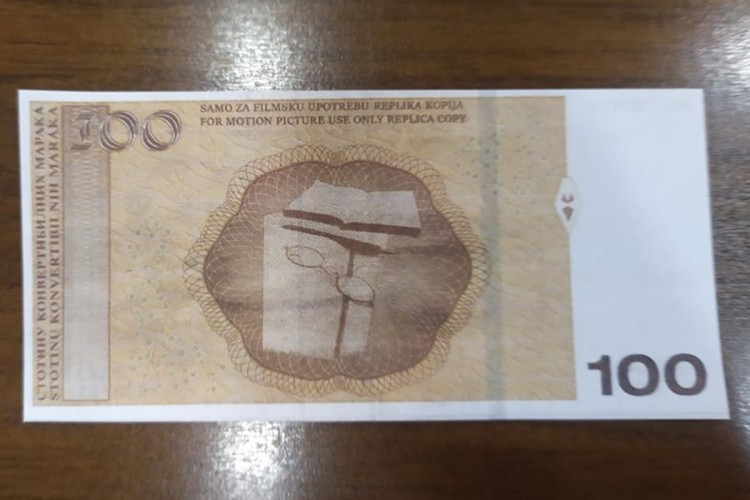 EVO KAKO DA PREPOZNATE KOPIJU: Maloljetni Dobojlija osumnjičen za falsifikovanje novca (FOTO) EVO KAKO DA PREPOZNATE KOPIJU: Maloljetni Dobojlija osumnjičen za falsifikovanje novca (FOTO)