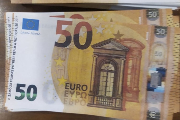 EVO KAKO DA PREPOZNATE KOPIJU: Maloljetni Dobojlija osumnjičen za falsifikovanje novca (FOTO) EVO KAKO DA PREPOZNATE KOPIJU: Maloljetni Dobojlija osumnjičen za falsifikovanje novca (FOTO)