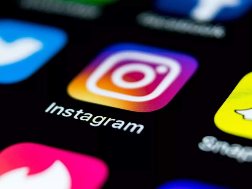 MUŠKARAC IZ ZENICE PUTEM INSTAGRAMA UCJENJIVAO DJEVOJČICE: “OBJAVIT ĆU VAŠE GOLE FOTOGRAFIJE” MUŠKARAC IZ ZENICE PUTEM INSTAGRAMA UCJENJIVAO DJEVOJČICE: “OBJAVIT ĆU VAŠE GOLE FOTOGRAFIJE”