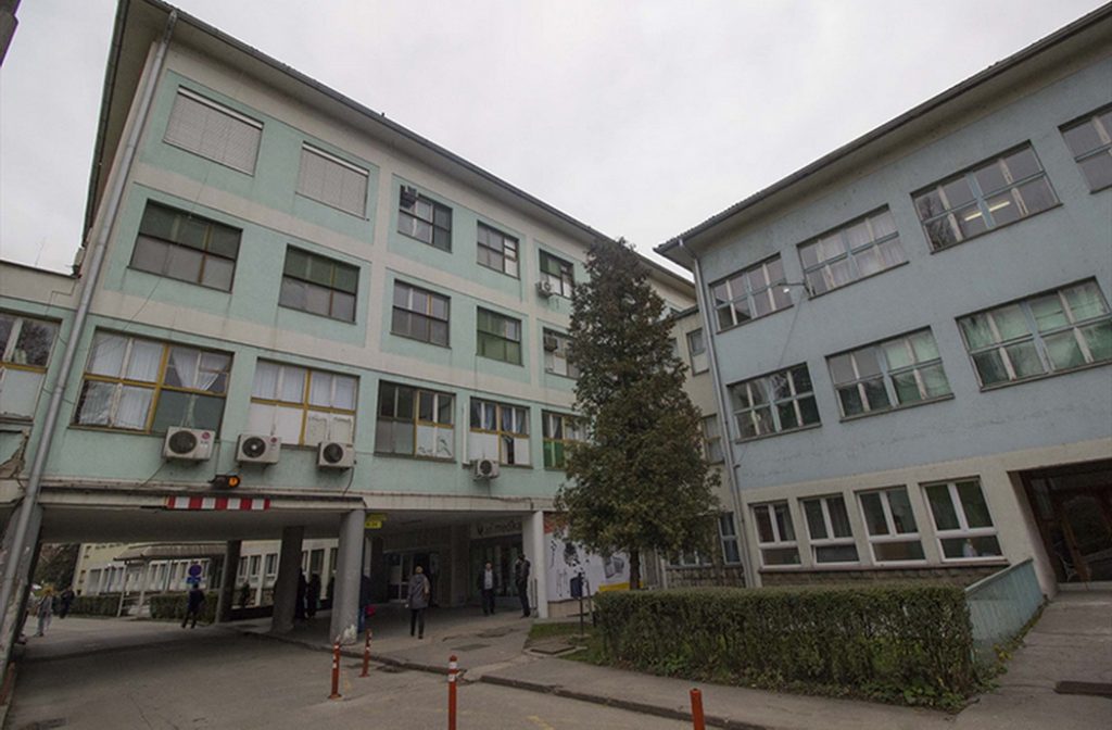 Od sutra zabranjena naplata parkinga u krugu Kantonalne bolnice Zenica Od sutra zabranjena naplata parkinga u krugu Kantonalne bolnice Zenica
