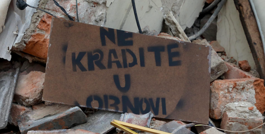 Pokušao ukrasti radijatore iz potresom razorene bolnice u Petrinji Pokušao ukrasti radijatore iz potresom razorene bolnice u Petrinji
