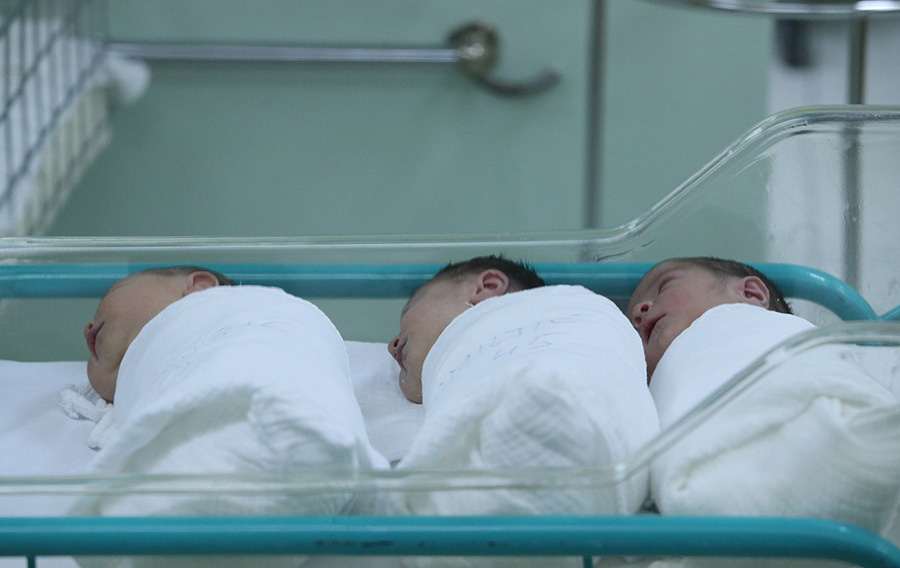 Tokom vikenda u Tešnju rođeno 7 beba Tokom vikenda u Tešnju rođeno 7 beba