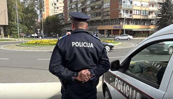Zenička policija: Turski turisti opljačkani i oteti u Sarajevu uz prijetnju oružjem Zenička policija: Turski turisti opljačkani i oteti u Sarajevu uz prijetnju oružjem
