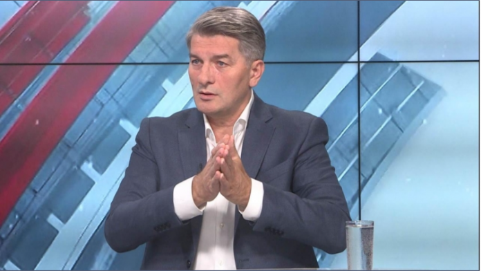 MEHMEDOVIĆ PISAO BORRELLU: GLEDATE NAPAD ‘BEZ ORUŽJA’ HRVATSKE I SRBIJE NA BIH MEHMEDOVIĆ PISAO BORRELLU: GLEDATE NAPAD ‘BEZ ORUŽJA’ HRVATSKE I SRBIJE NA BIH