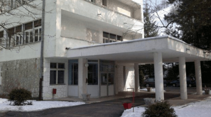 HAOS U BH. BOLNICI: MUŠKARAC LUPAO SVE PRED SOBOM, BLAGAJNICU GADAO STOLOM HAOS U BH. BOLNICI: MUŠKARAC LUPAO SVE PRED SOBOM, BLAGAJNICU GADAO STOLOM