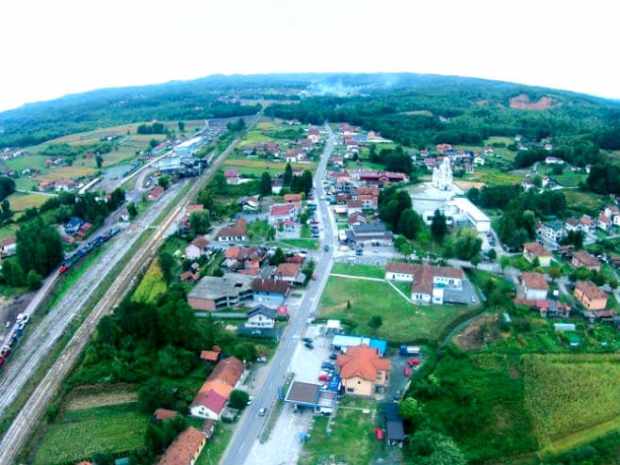 Državljanin Austrije kažnjen nakon što je BMW-om "divljao" u Stanarima Državljanin Austrije kažnjen nakon što je BMW-om "divljao" u Stanarima