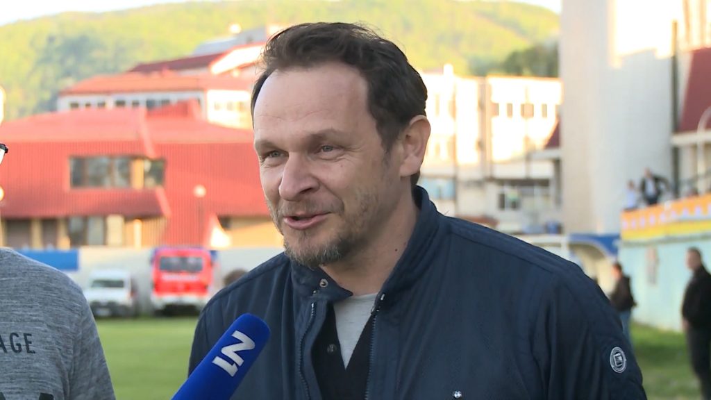 OGLASIO SE I ENIS BEŠLAGIĆ O RATNIM DEŠAVANJIMA: NE IGRAJTE SE SUDBINAMA NAŠE DJECE! OGLASIO SE I ENIS BEŠLAGIĆ O RATNIM DEŠAVANJIMA: NE IGRAJTE SE SUDBINAMA NAŠE DJECE!