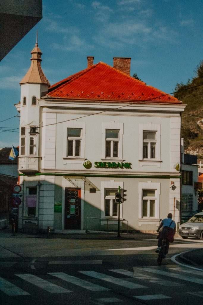 Tešanj: Dom kulture leži na 27 kilograma zlata Tešanj: Dom kulture leži na 27 kilograma zlata