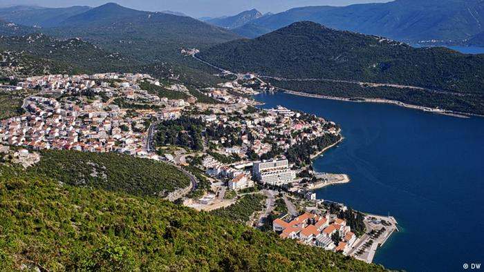 Aveti fašizma: U Neumu žele zabraniti prodaju nekretnina Bošnjacima Aveti fašizma: U Neumu žele zabraniti prodaju nekretnina Bošnjacima