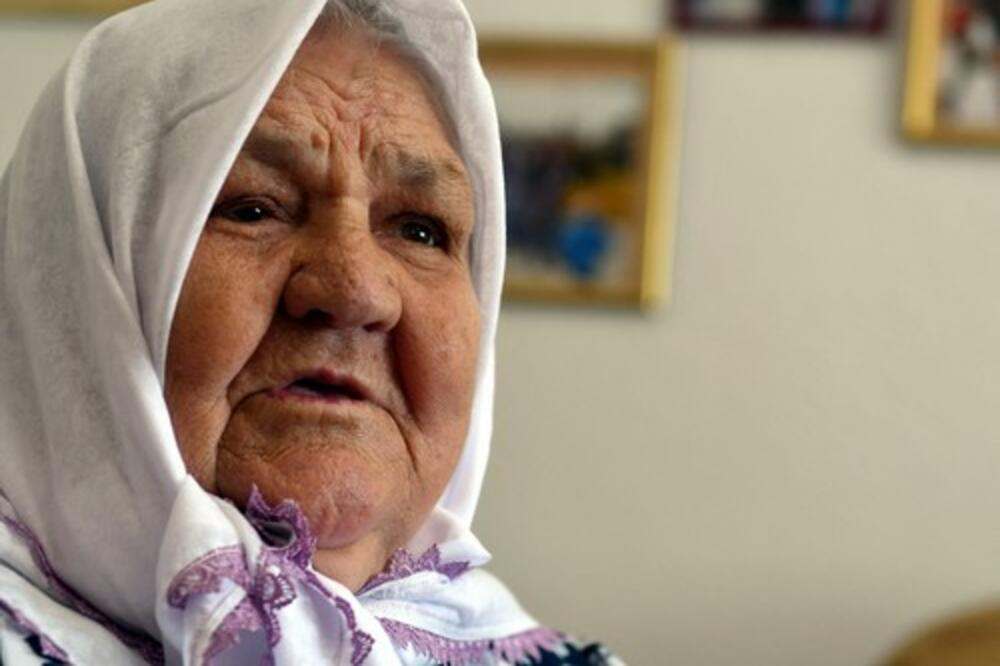 (FOTO) Nana Fata se raduje proljeću: Uzorana zemlja, na kojoj je nekad bila crkva, spremna za sjetvu (FOTO) Nana Fata se raduje proljeću: Uzorana zemlja, na kojoj je nekad bila crkva, spremna za sjetvu